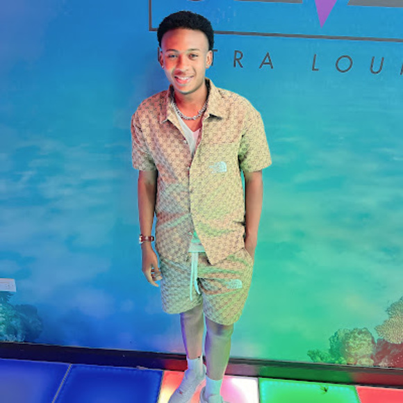 Meet your Posher, Kevin - Picture 1 of 1